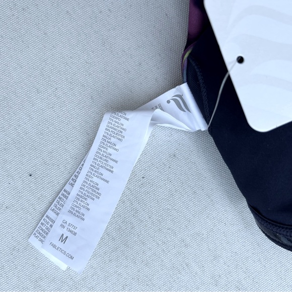 NWT Fabletics Rivka Medium Impact Sports Bra Size M - Picture 5 of 5